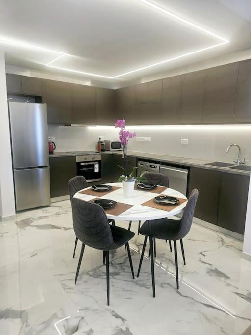 Deluxe Apartment Πάφος Εξωτερικό φωτογραφία
